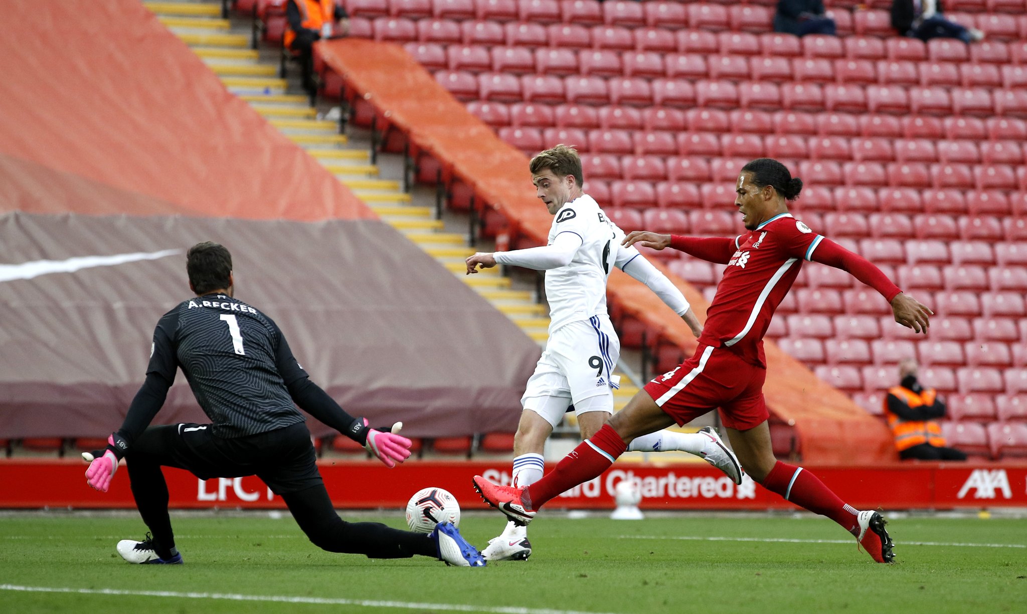 术出众且极 术出众且极